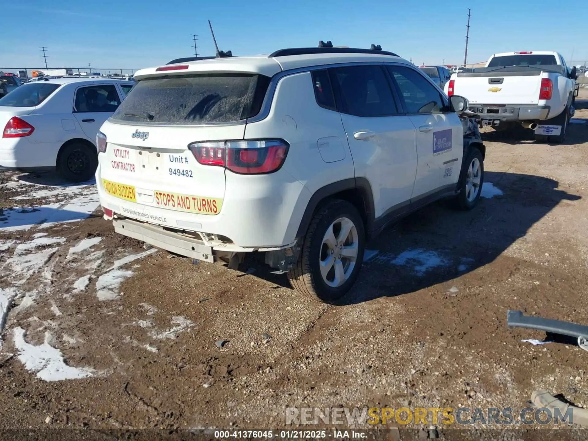 4 Photograph of a damaged car 3C4NJCBB1KT654692 JEEP COMPASS 2019