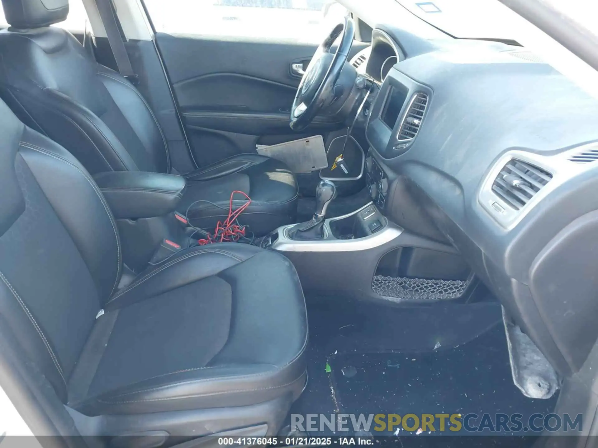 5 Photograph of a damaged car 3C4NJCBB1KT654692 JEEP COMPASS 2019