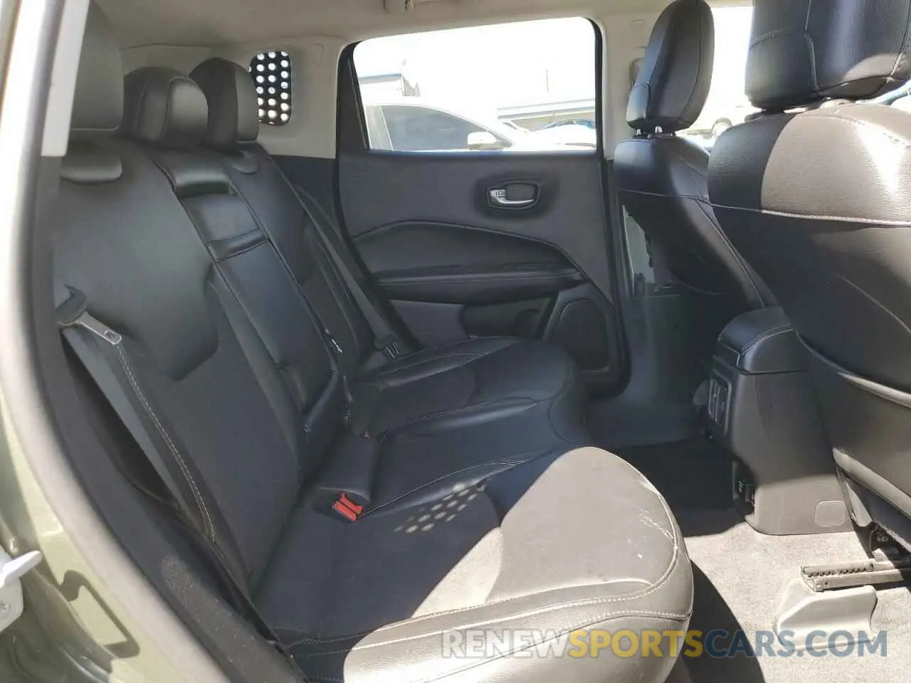 11 Photograph of a damaged car 3C4NJCBB1KT743968 JEEP COMPASS 2019