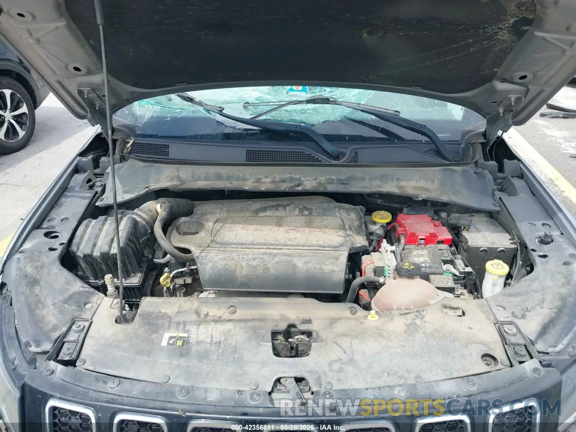 10 Photograph of a damaged car 3C4NJCBB1KT782429 JEEP COMPASS 2019