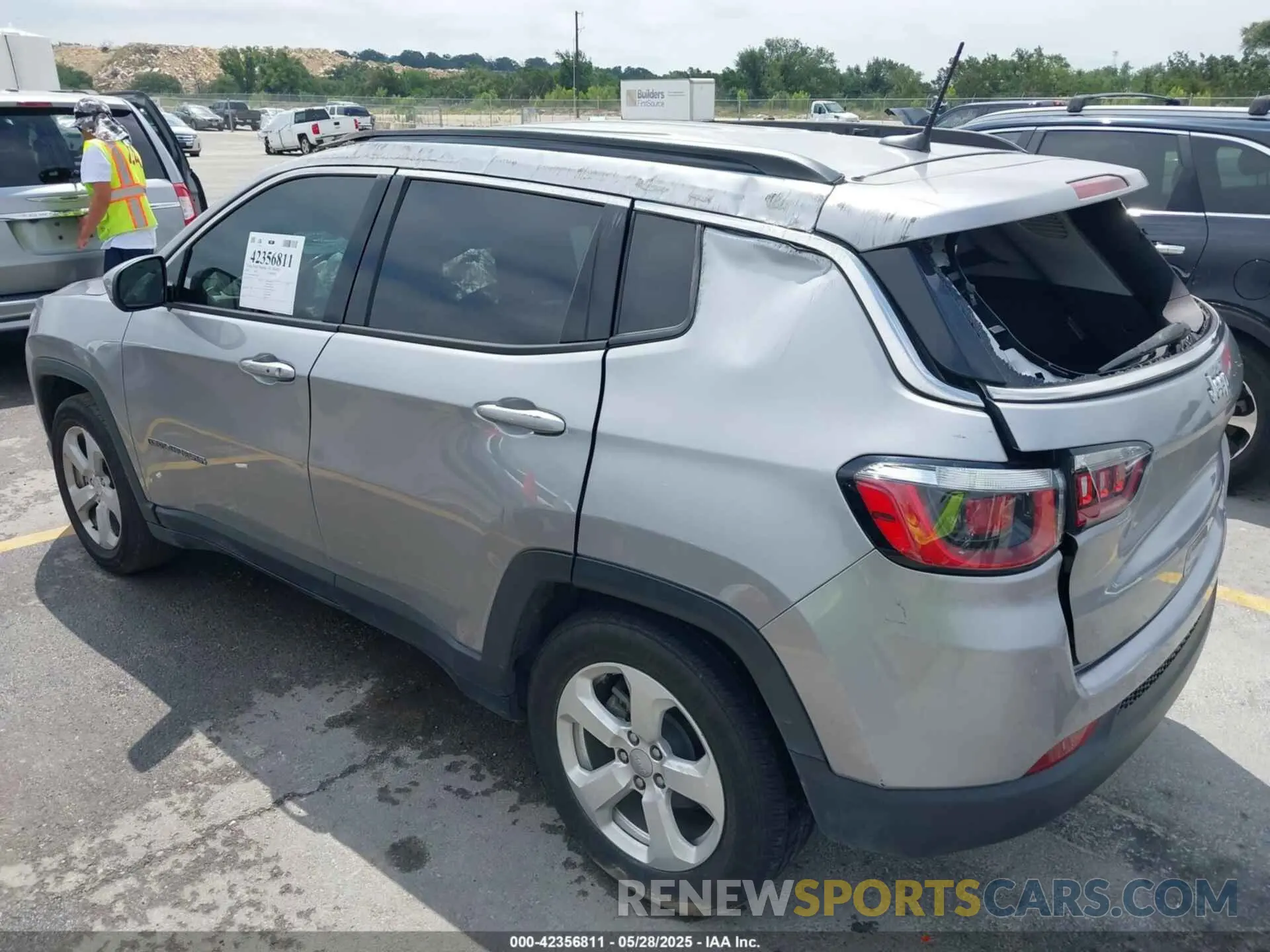 12 Photograph of a damaged car 3C4NJCBB1KT782429 JEEP COMPASS 2019