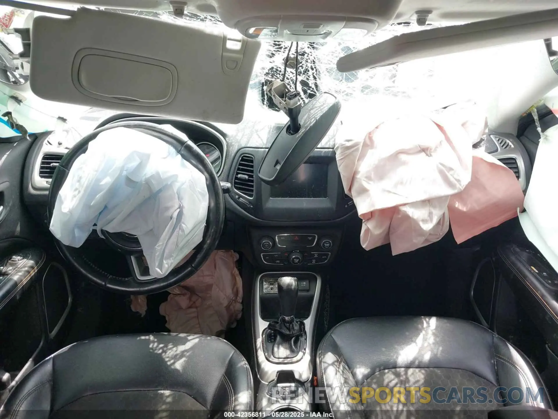 5 Photograph of a damaged car 3C4NJCBB1KT782429 JEEP COMPASS 2019