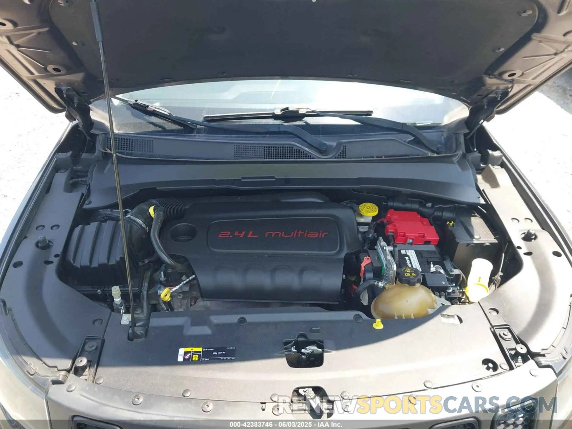 10 Photograph of a damaged car 3C4NJCBB1KT844217 JEEP COMPASS 2019
