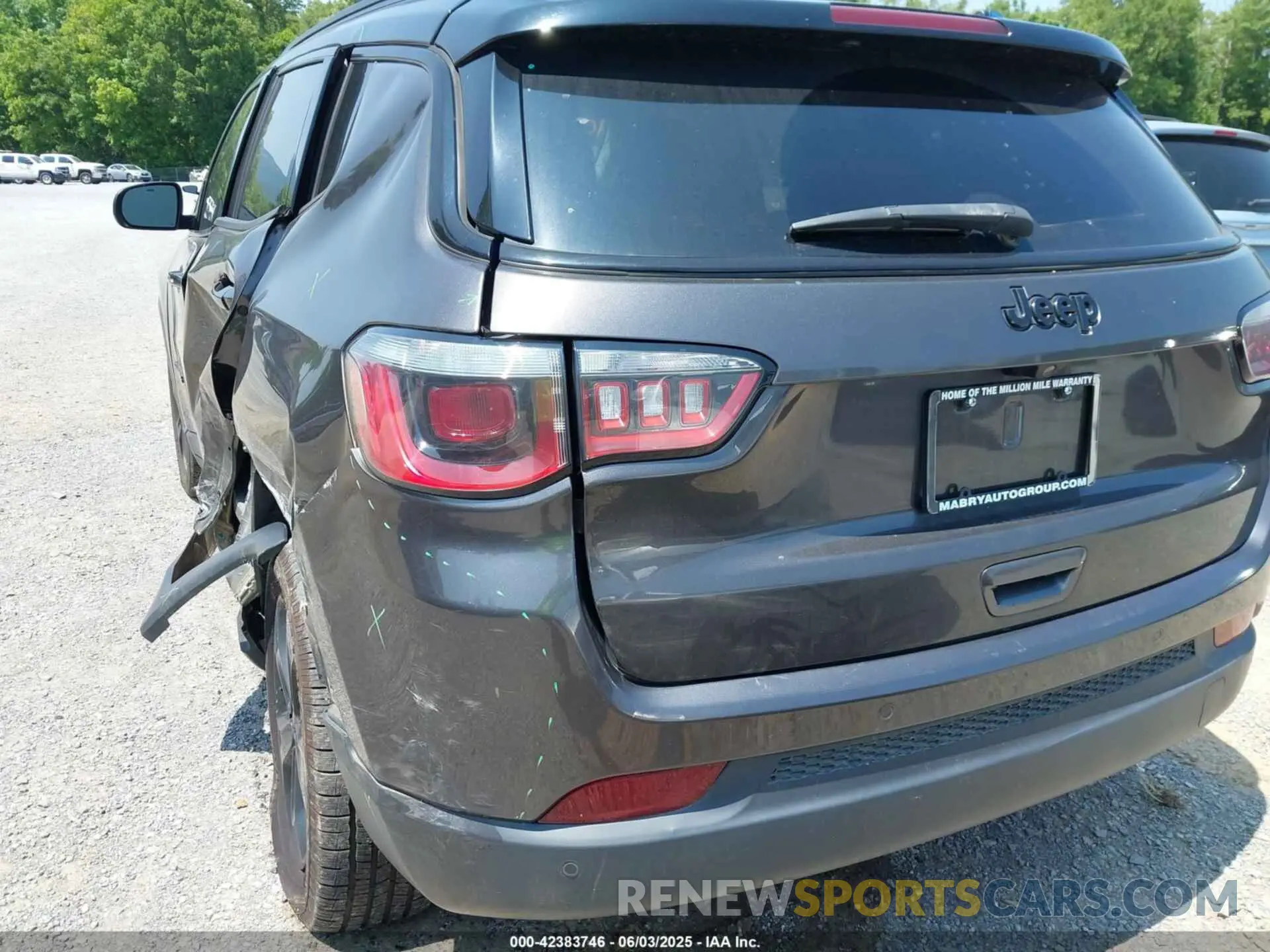 19 Photograph of a damaged car 3C4NJCBB1KT844217 JEEP COMPASS 2019