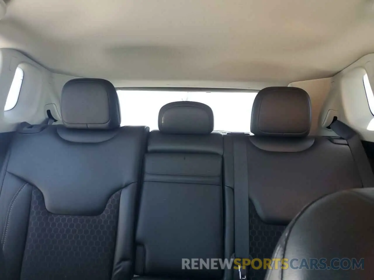 10 Photograph of a damaged car 3C4NJCBB2KT615352 JEEP COMPASS 2019