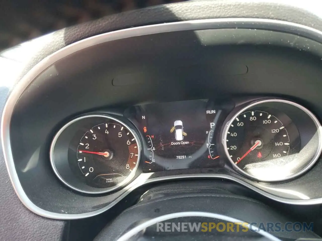 9 Photograph of a damaged car 3C4NJCBB2KT615352 JEEP COMPASS 2019