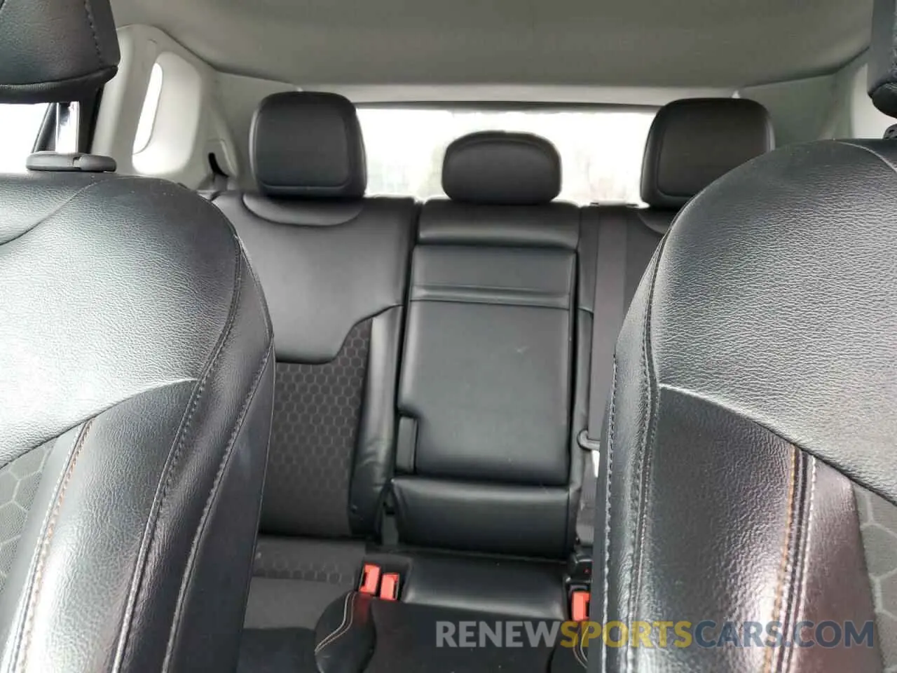 10 Photograph of a damaged car 3C4NJCBB2KT762948 JEEP COMPASS 2019