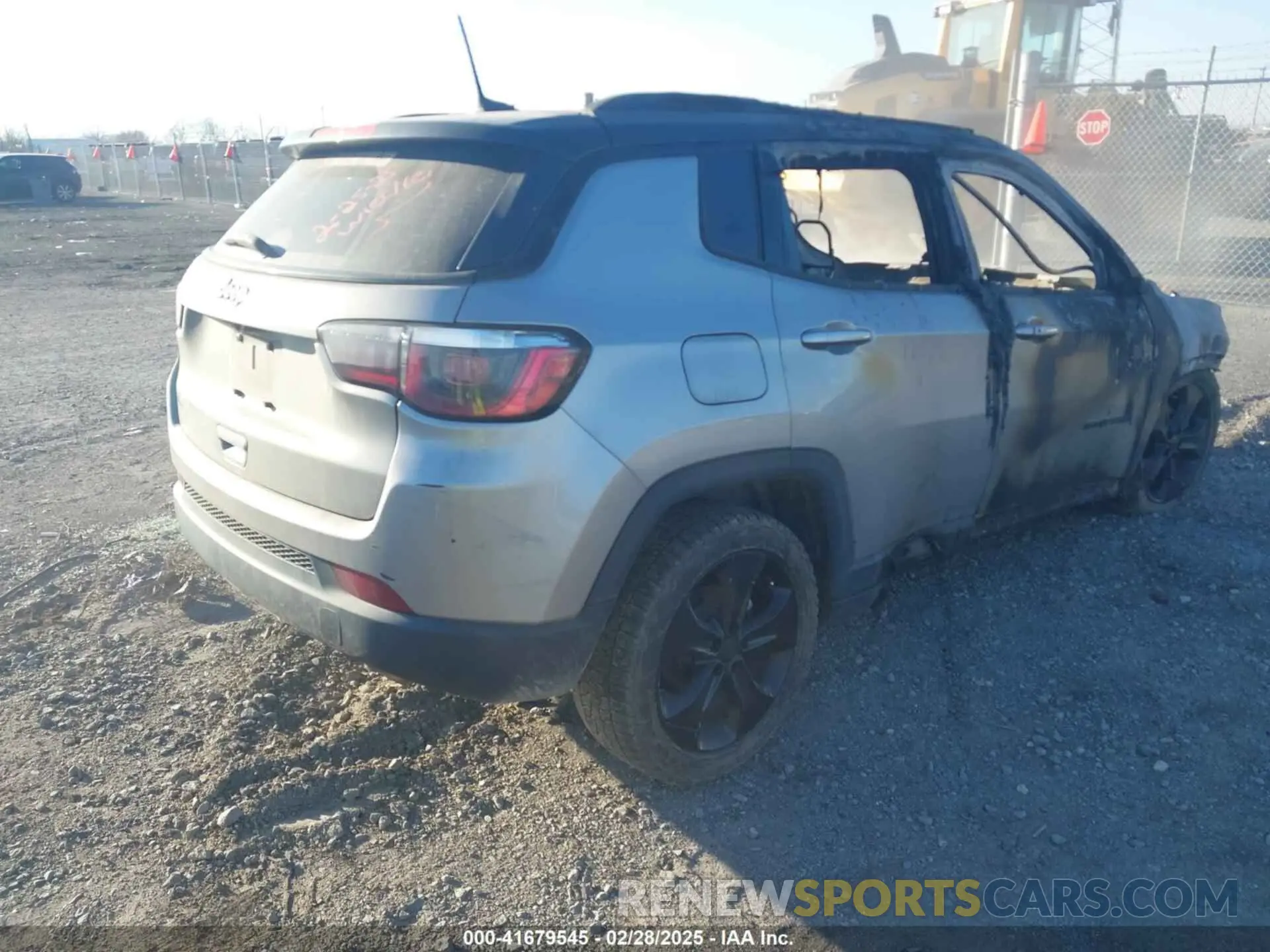 4 Photograph of a damaged car 3C4NJCBB2KT782410 JEEP COMPASS 2019