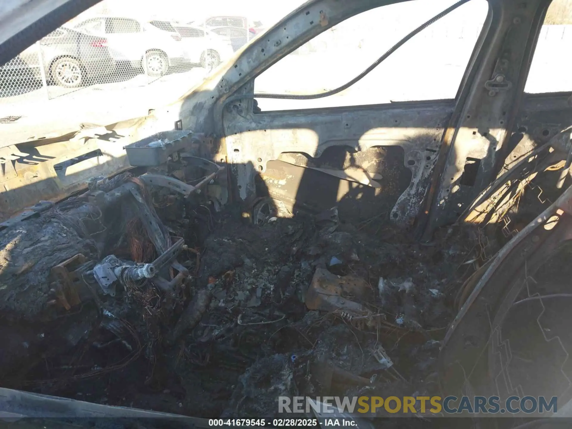 5 Photograph of a damaged car 3C4NJCBB2KT782410 JEEP COMPASS 2019