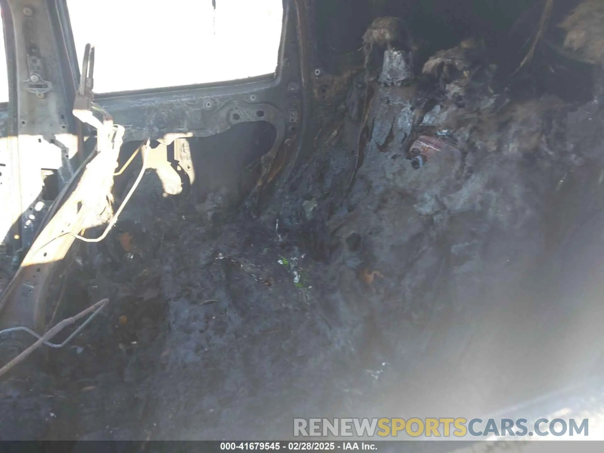 8 Photograph of a damaged car 3C4NJCBB2KT782410 JEEP COMPASS 2019