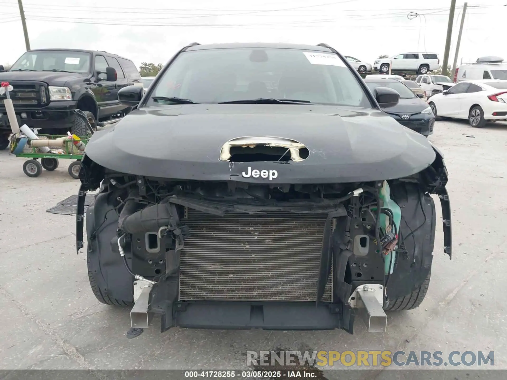13 Photograph of a damaged car 3C4NJCBB2KT815146 JEEP COMPASS 2019