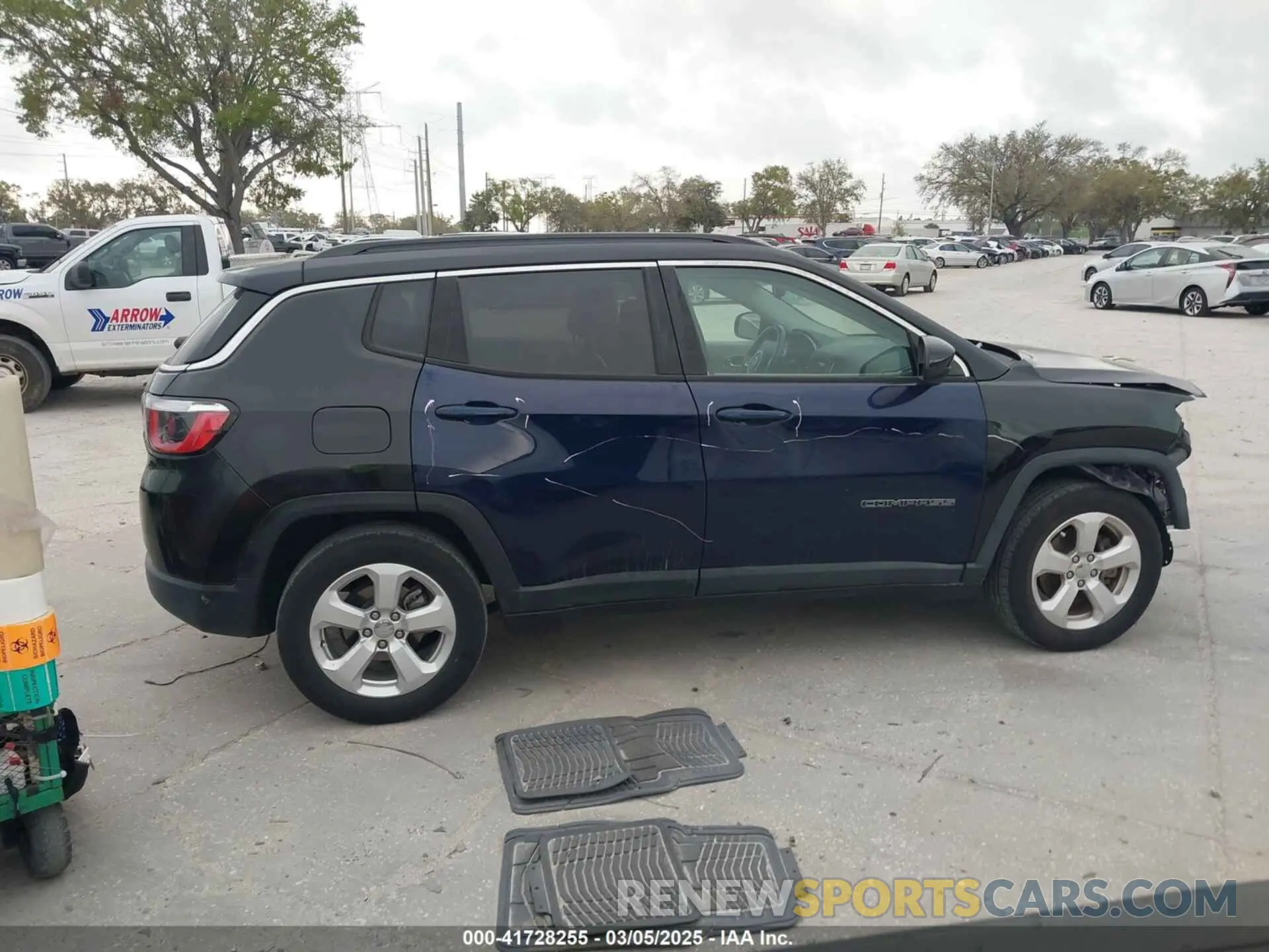 14 Photograph of a damaged car 3C4NJCBB2KT815146 JEEP COMPASS 2019