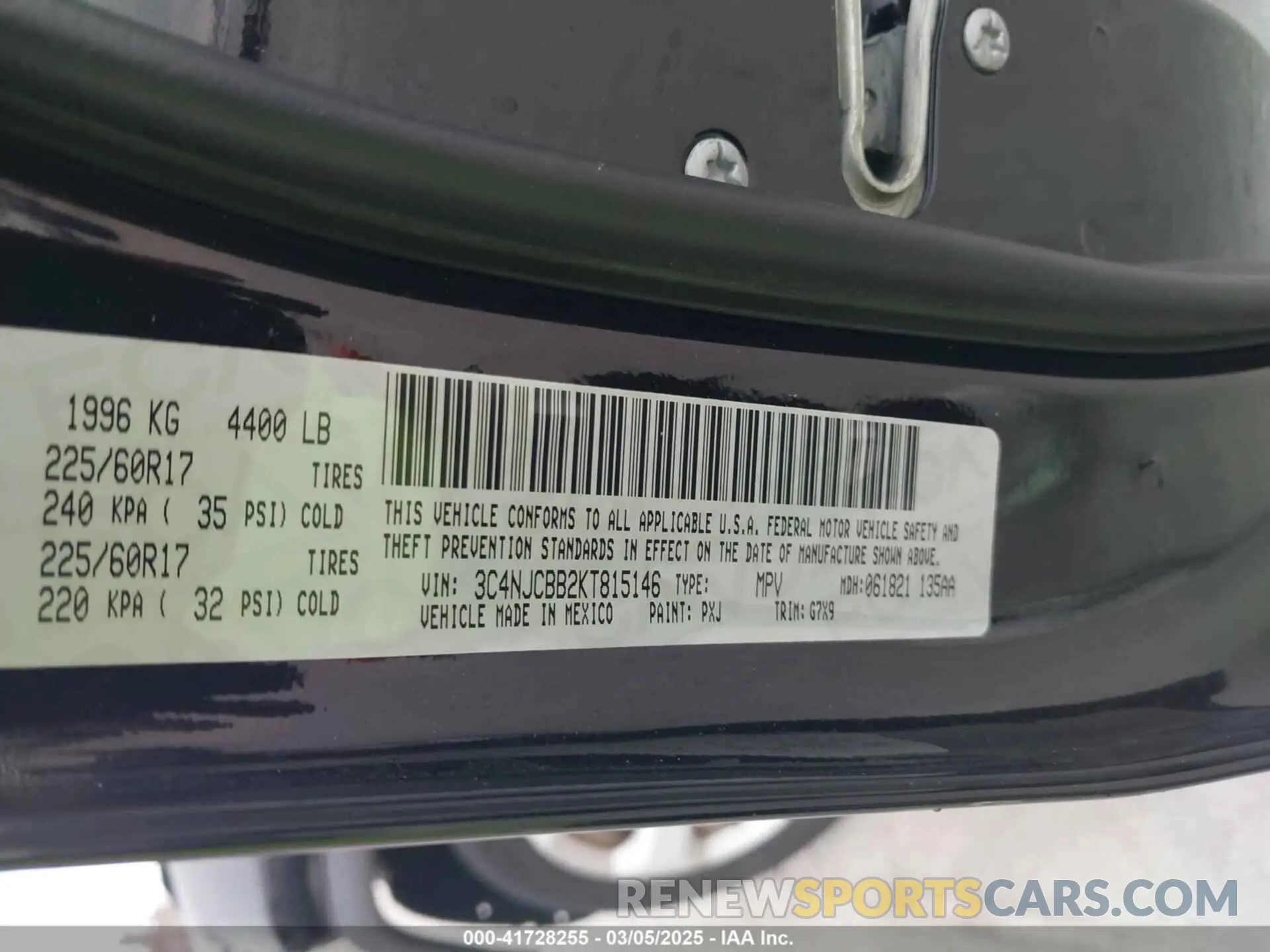 9 Photograph of a damaged car 3C4NJCBB2KT815146 JEEP COMPASS 2019