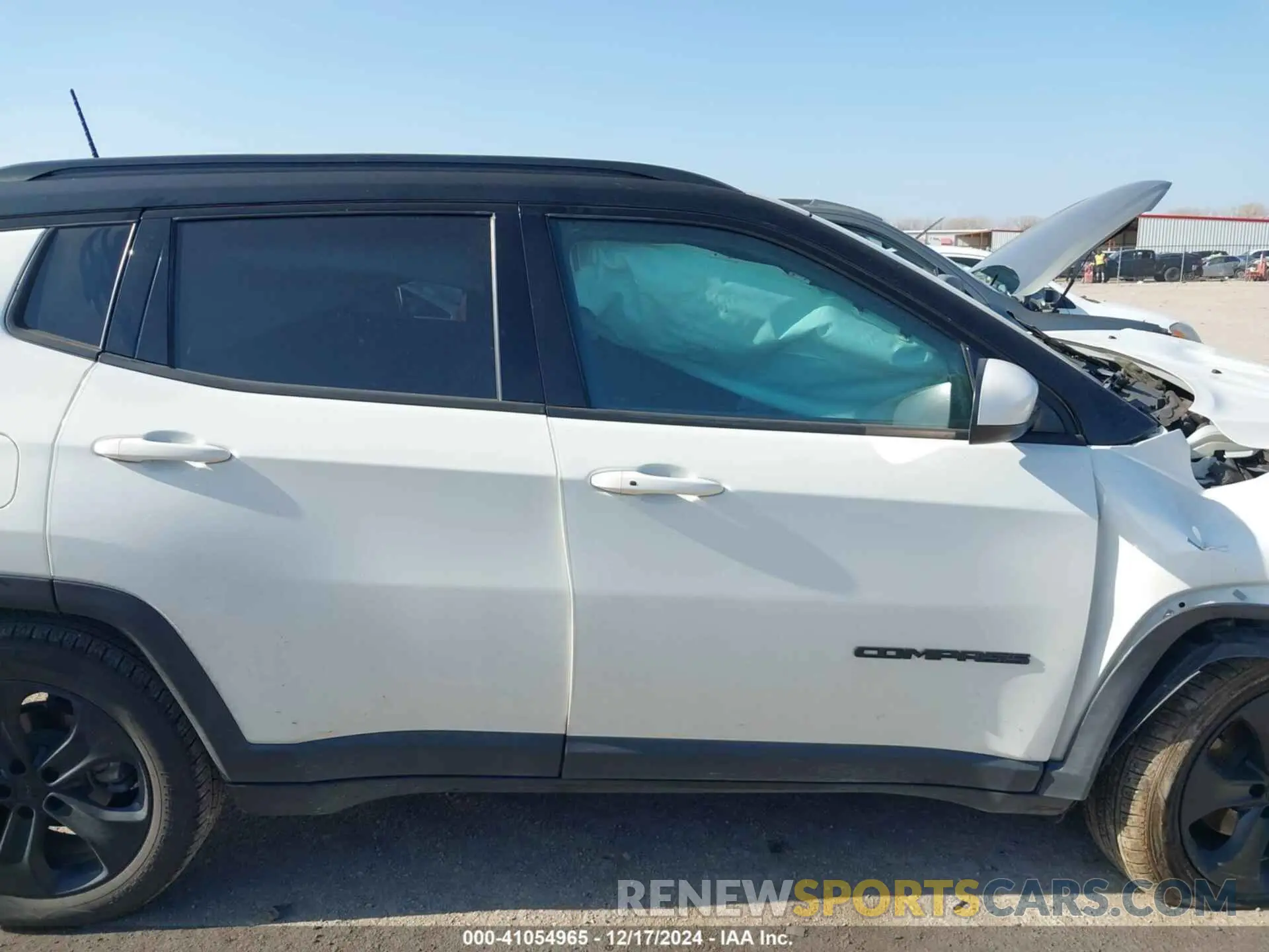 13 Photograph of a damaged car 3C4NJCBB2KT832402 JEEP COMPASS 2019