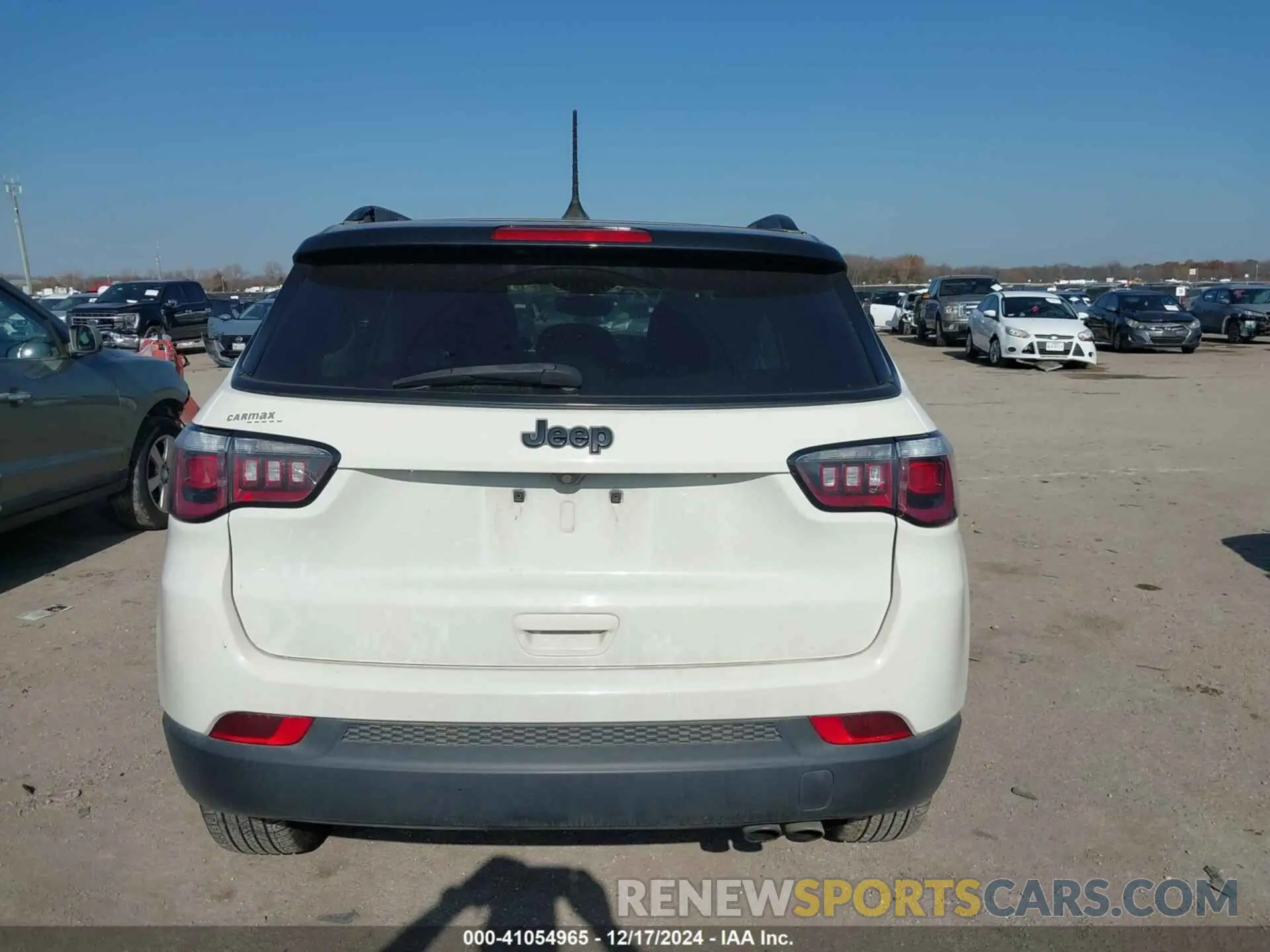 16 Photograph of a damaged car 3C4NJCBB2KT832402 JEEP COMPASS 2019