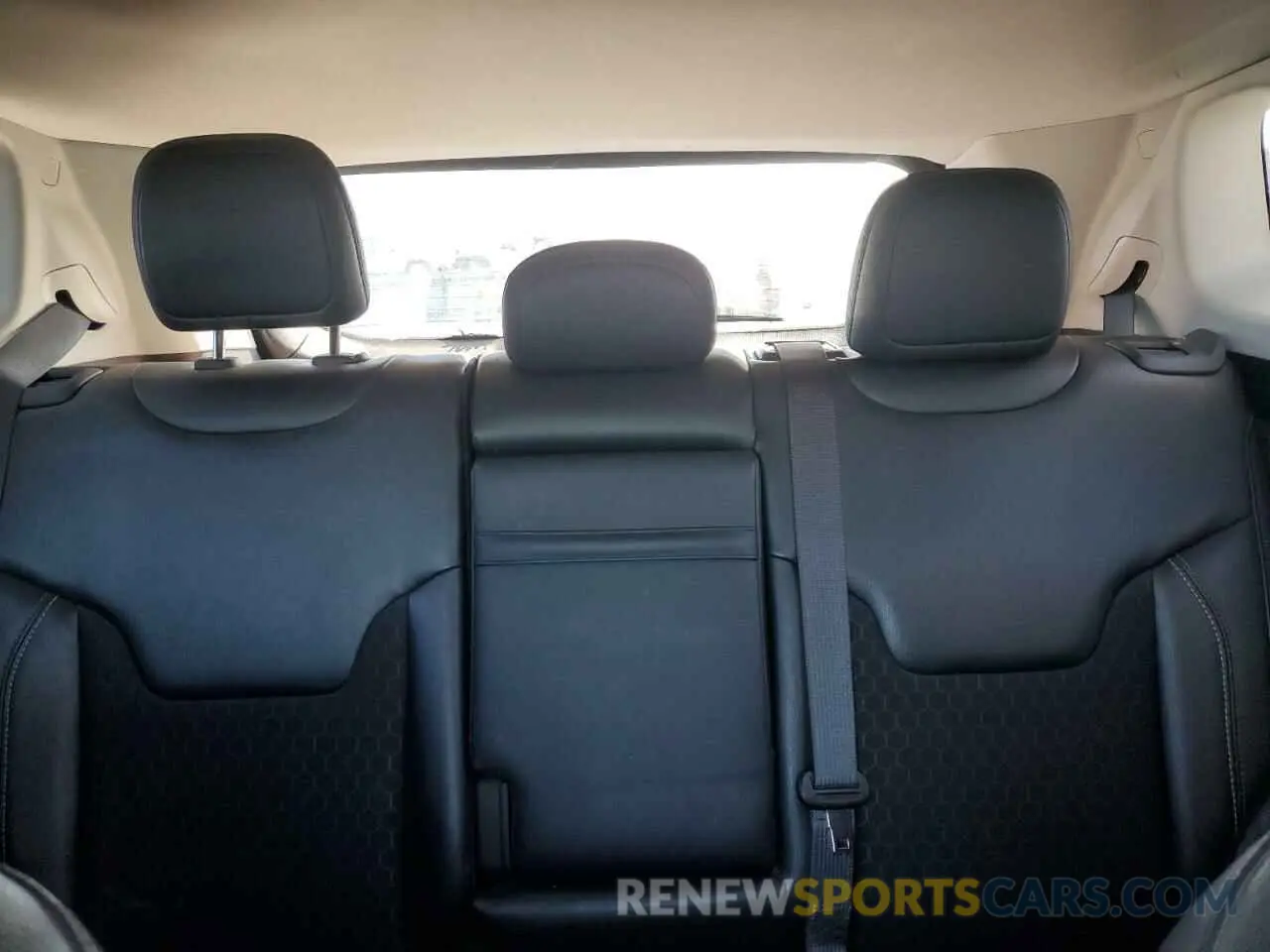 10 Photograph of a damaged car 3C4NJCBB2KT844341 JEEP COMPASS 2019