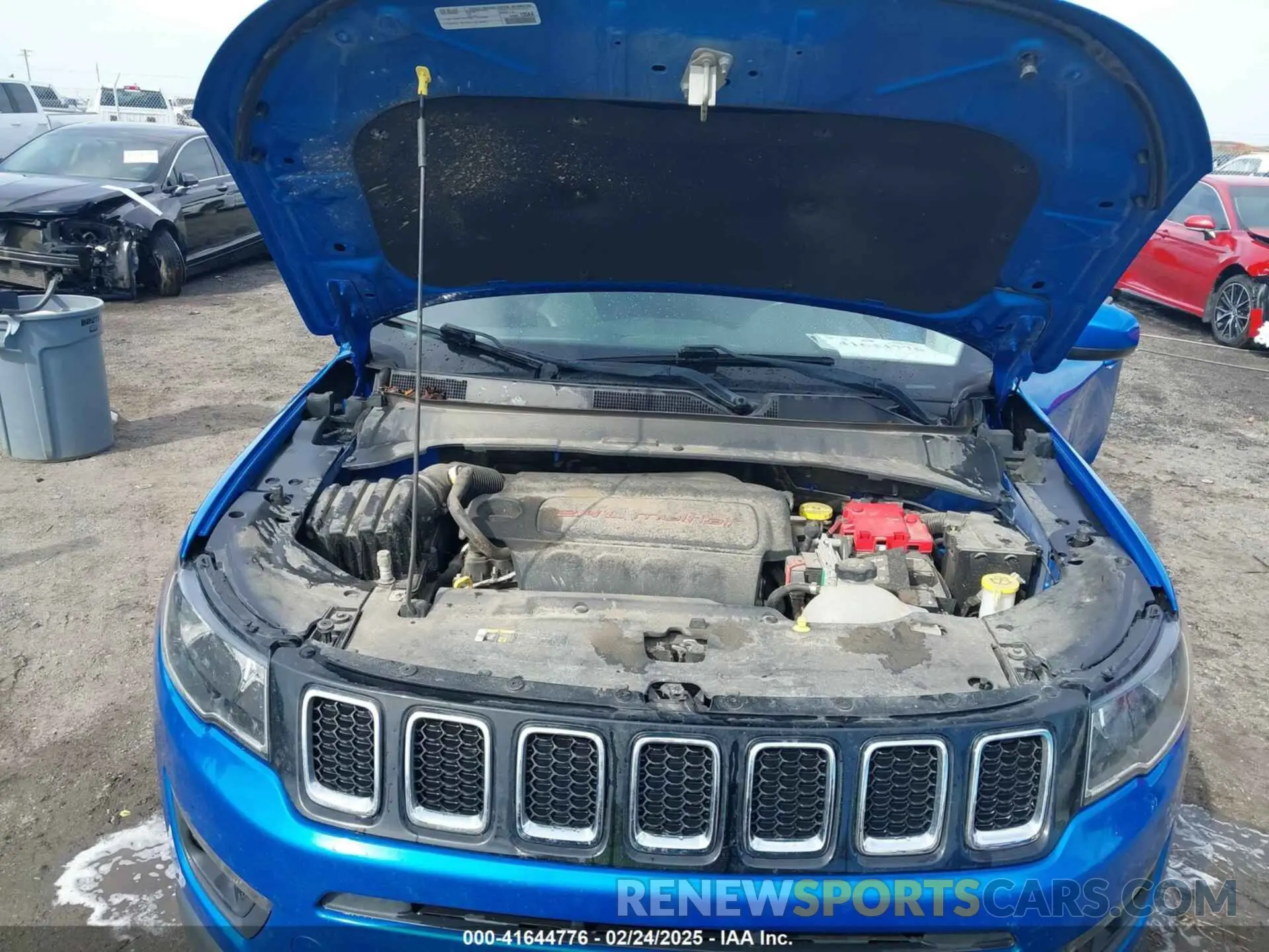 10 Photograph of a damaged car 3C4NJCBB3KT615845 JEEP COMPASS 2019