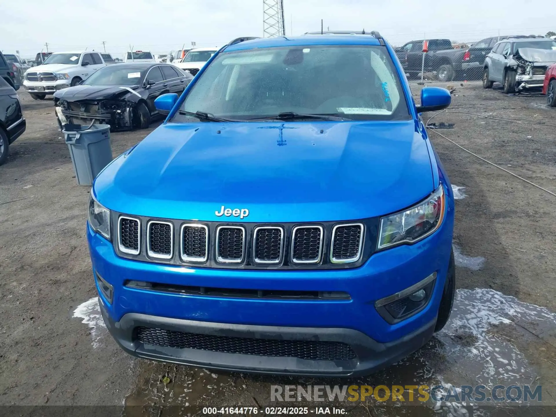 12 Photograph of a damaged car 3C4NJCBB3KT615845 JEEP COMPASS 2019