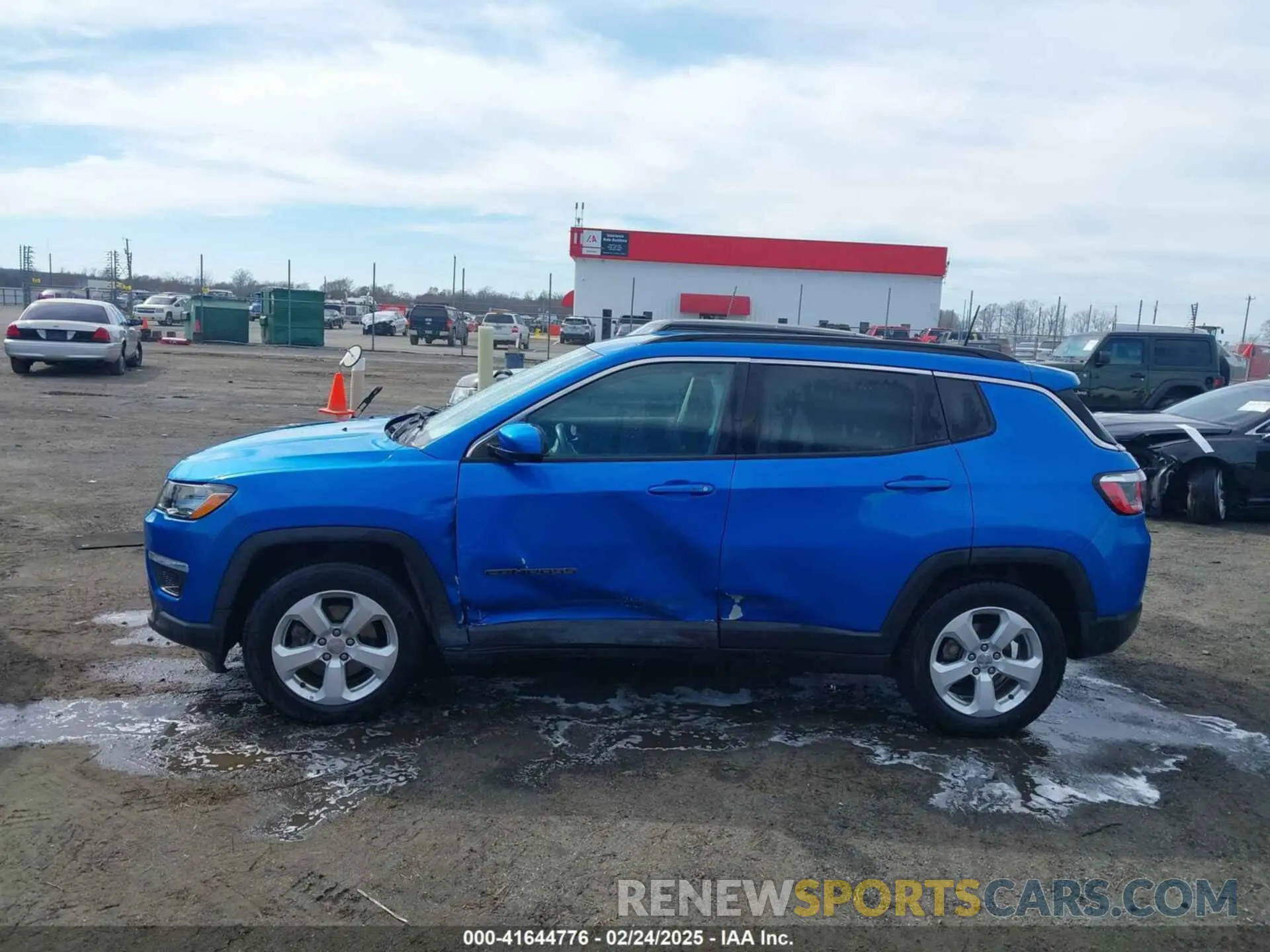 14 Photograph of a damaged car 3C4NJCBB3KT615845 JEEP COMPASS 2019