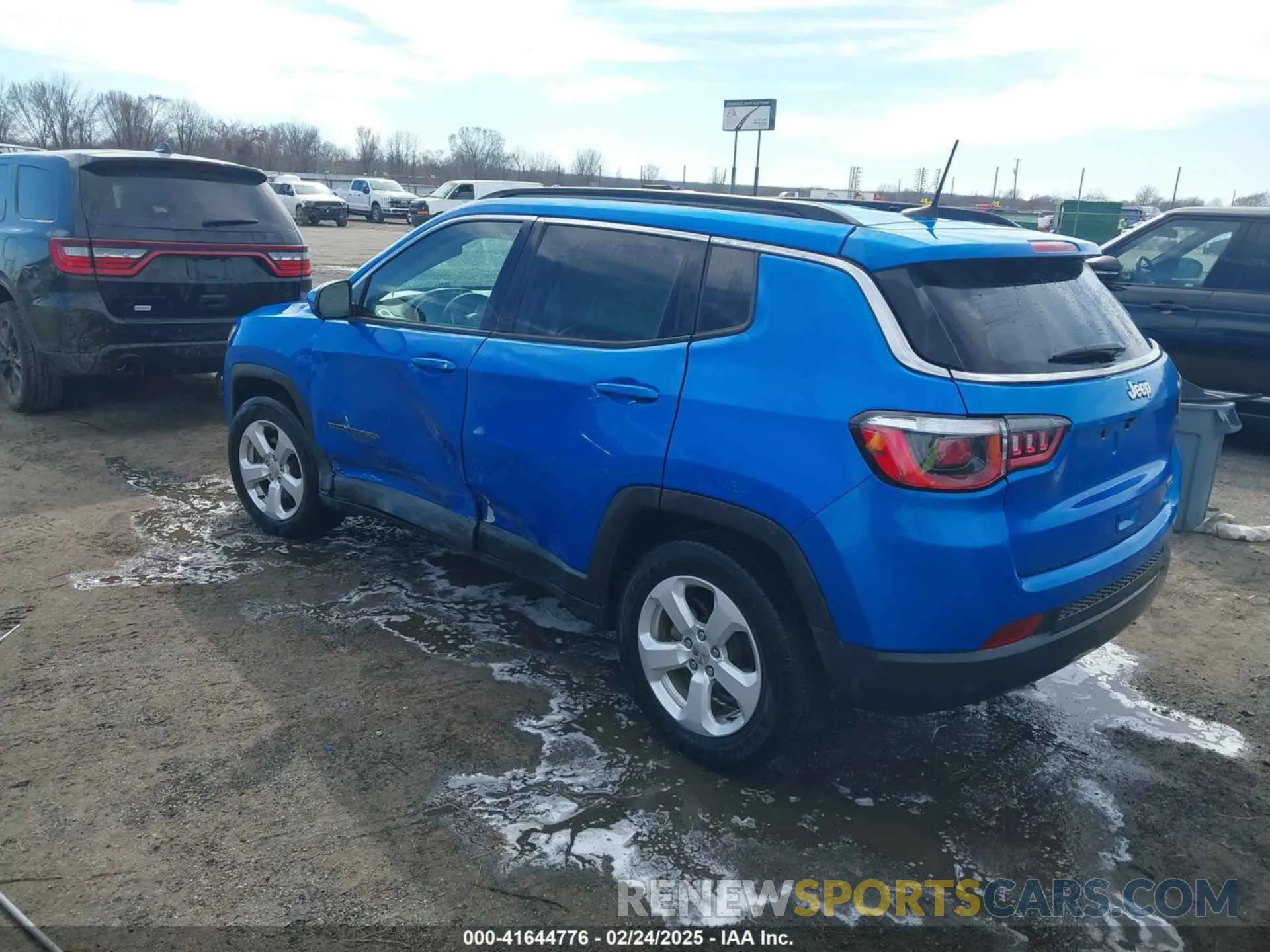 3 Photograph of a damaged car 3C4NJCBB3KT615845 JEEP COMPASS 2019