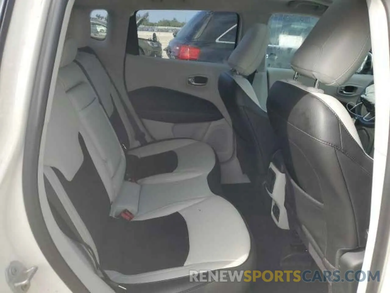 10 Photograph of a damaged car 3C4NJCBB3KT736522 JEEP COMPASS 2019