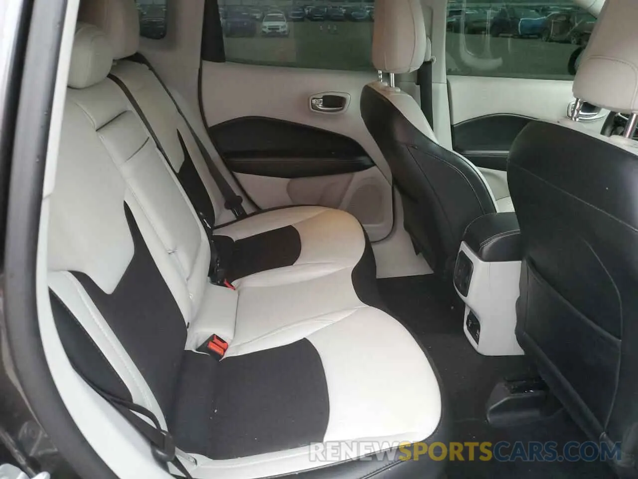 11 Photograph of a damaged car 3C4NJCBB3KT756088 JEEP COMPASS 2019