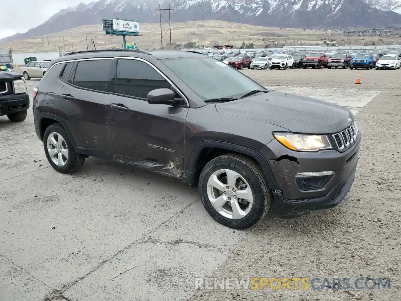 4 Photograph of a damaged car 3C4NJCBB3KT756088 JEEP COMPASS 2019