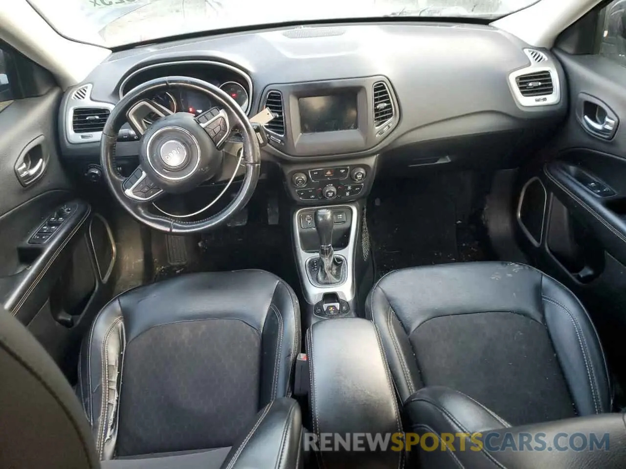 8 Photograph of a damaged car 3C4NJCBB3KT852044 JEEP COMPASS 2019