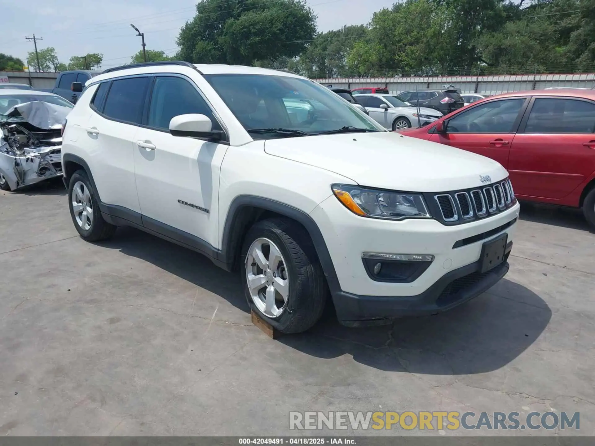1 Photograph of a damaged car 3C4NJCBB4KT616437 JEEP COMPASS 2019