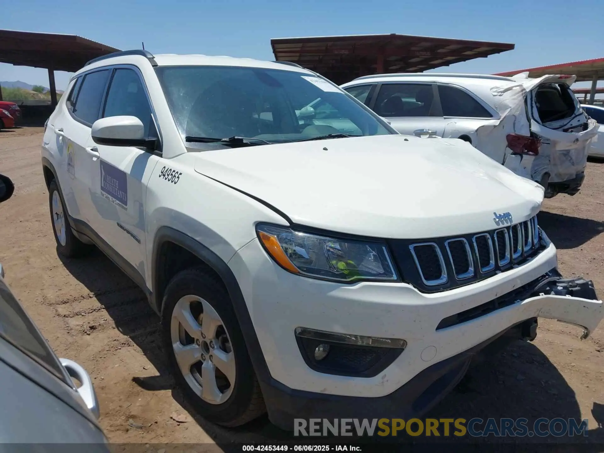 1 Photograph of a damaged car 3C4NJCBB4KT692711 JEEP COMPASS 2019