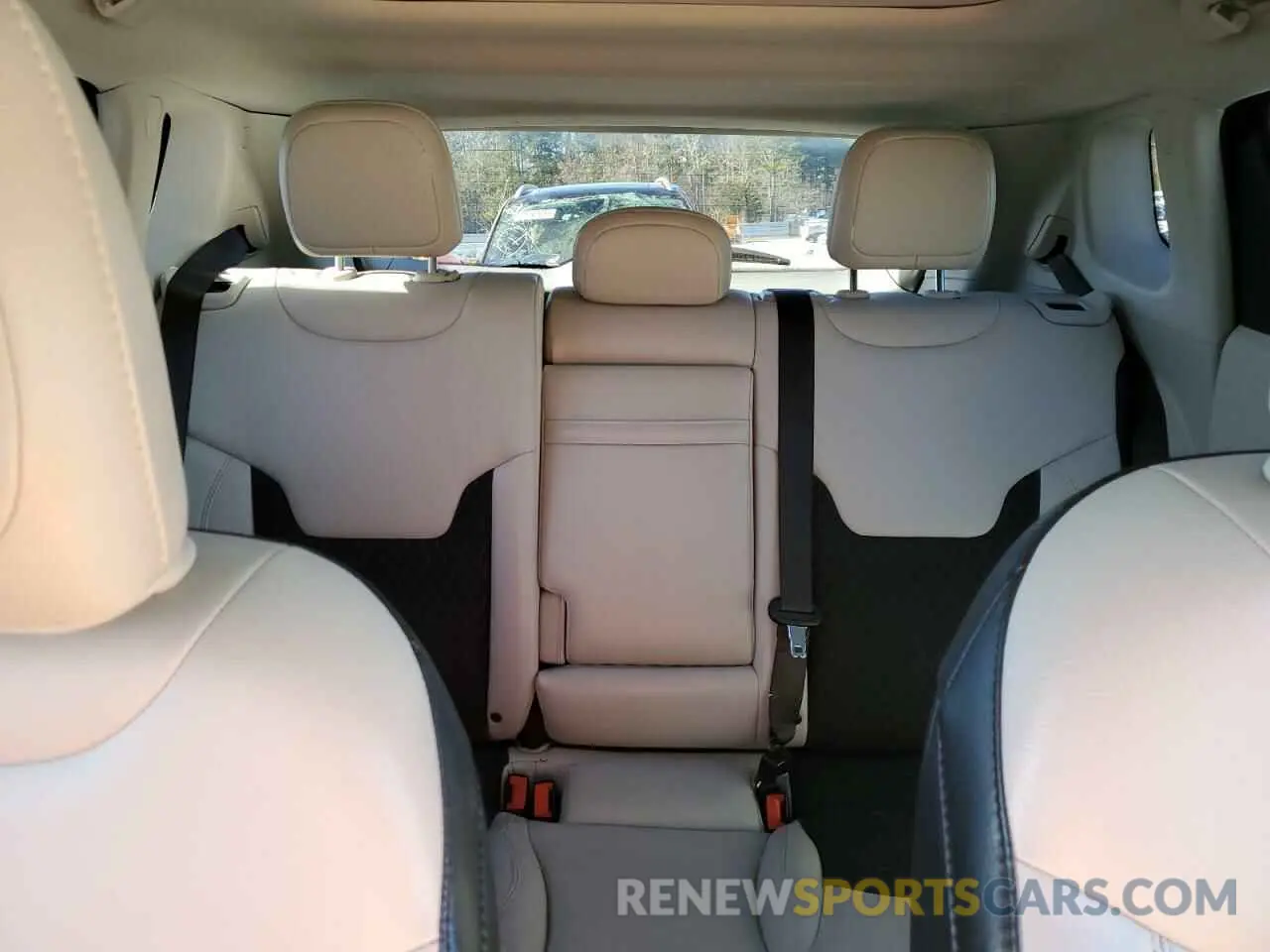 10 Photograph of a damaged car 3C4NJCBB4KT726100 JEEP COMPASS 2019