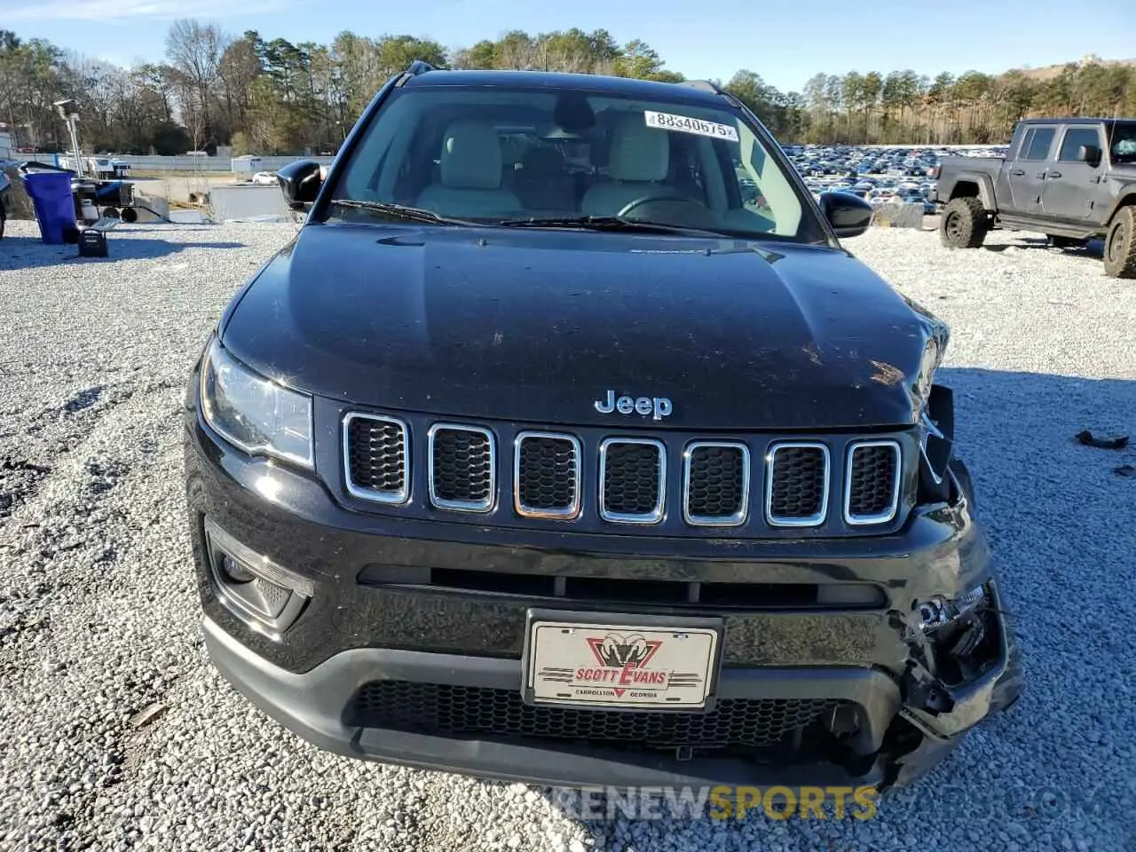 5 Photograph of a damaged car 3C4NJCBB4KT726100 JEEP COMPASS 2019