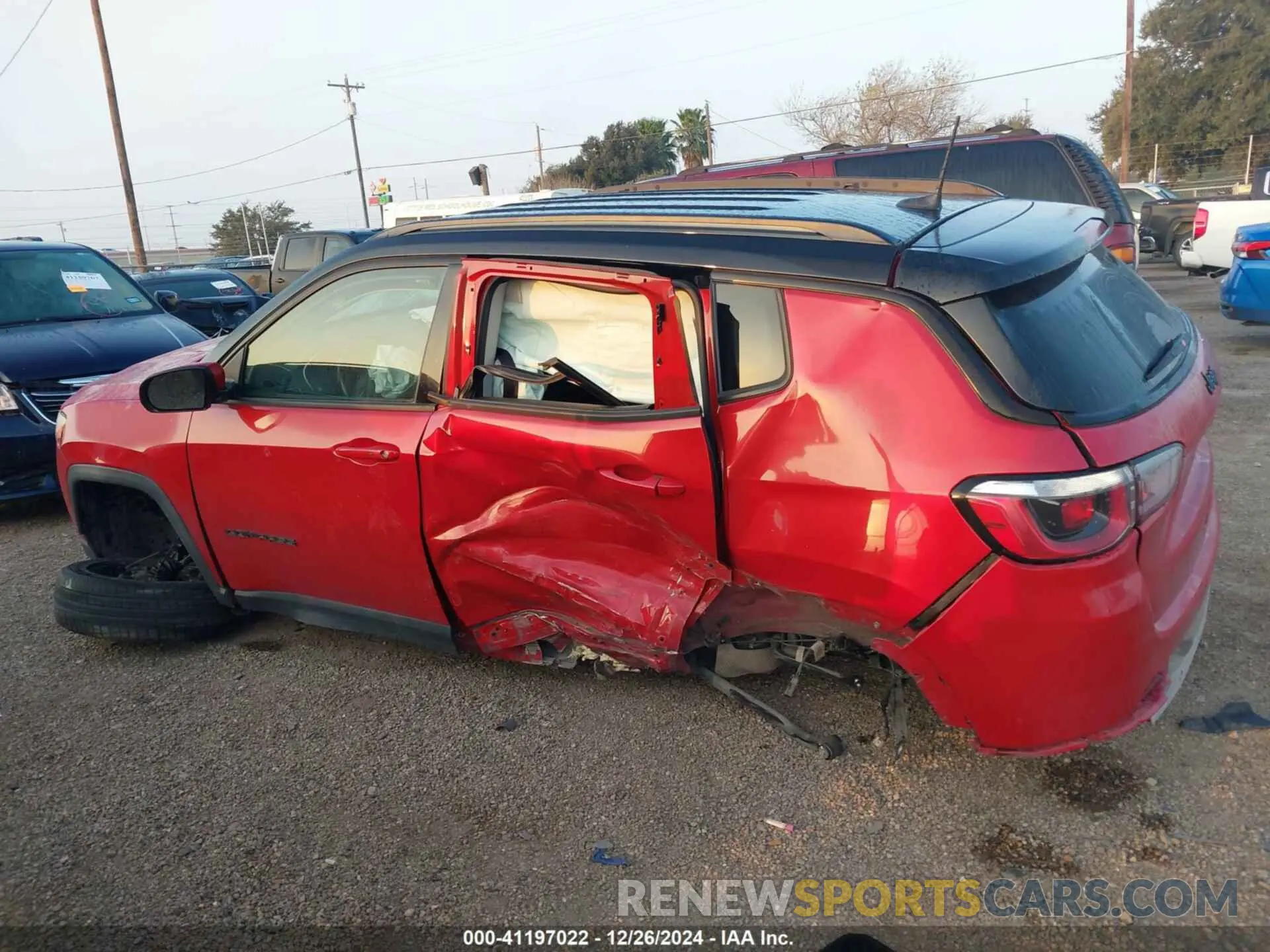 15 Photograph of a damaged car 3C4NJCBB4KT755810 JEEP COMPASS 2019