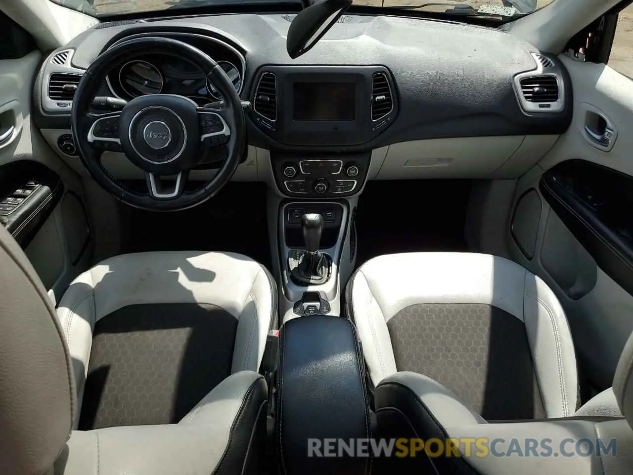 8 Photograph of a damaged car 3C4NJCBB4KT832286 JEEP COMPASS 2019