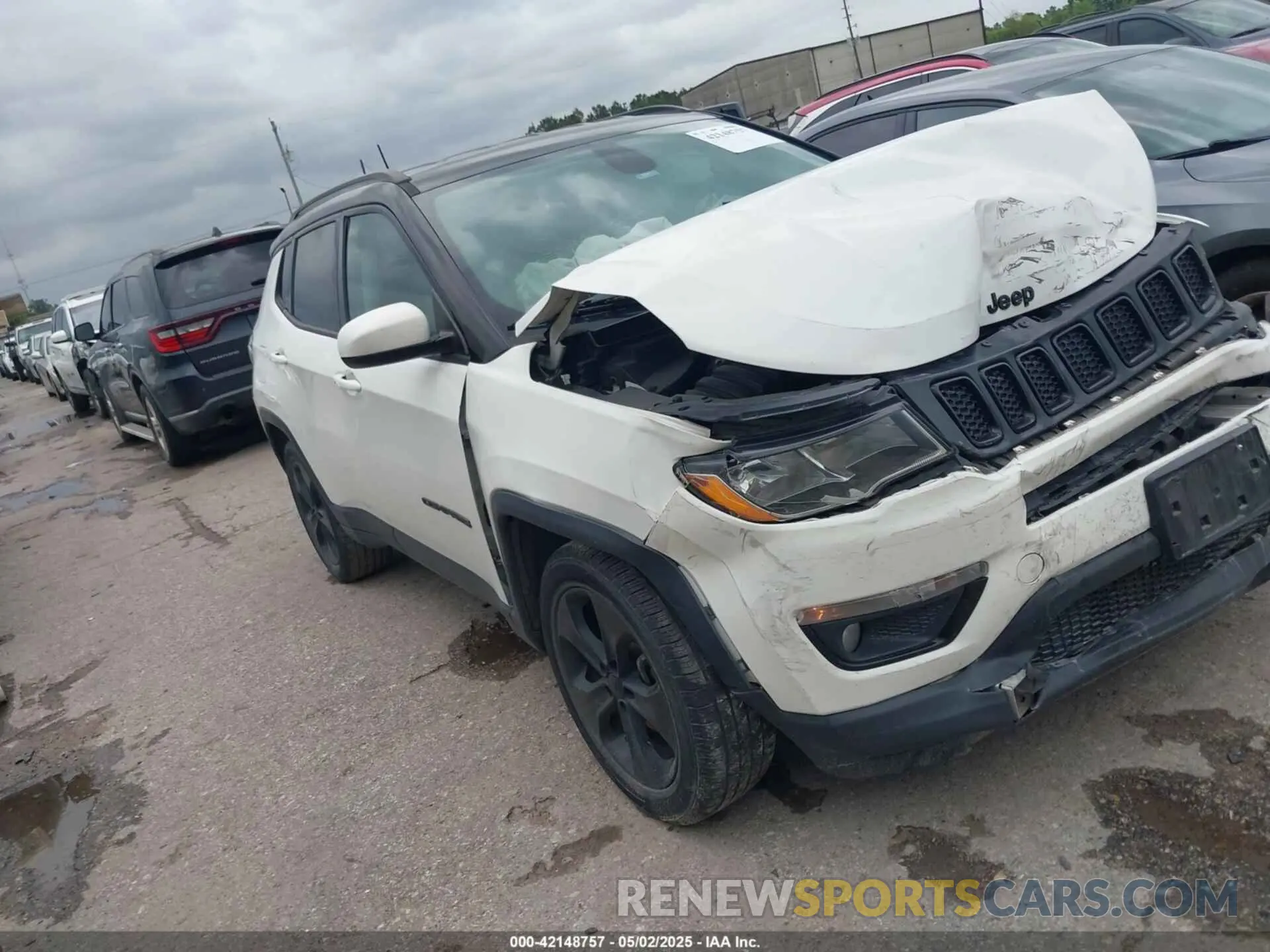 1 Photograph of a damaged car 3C4NJCBB5KT615720 JEEP COMPASS 2019