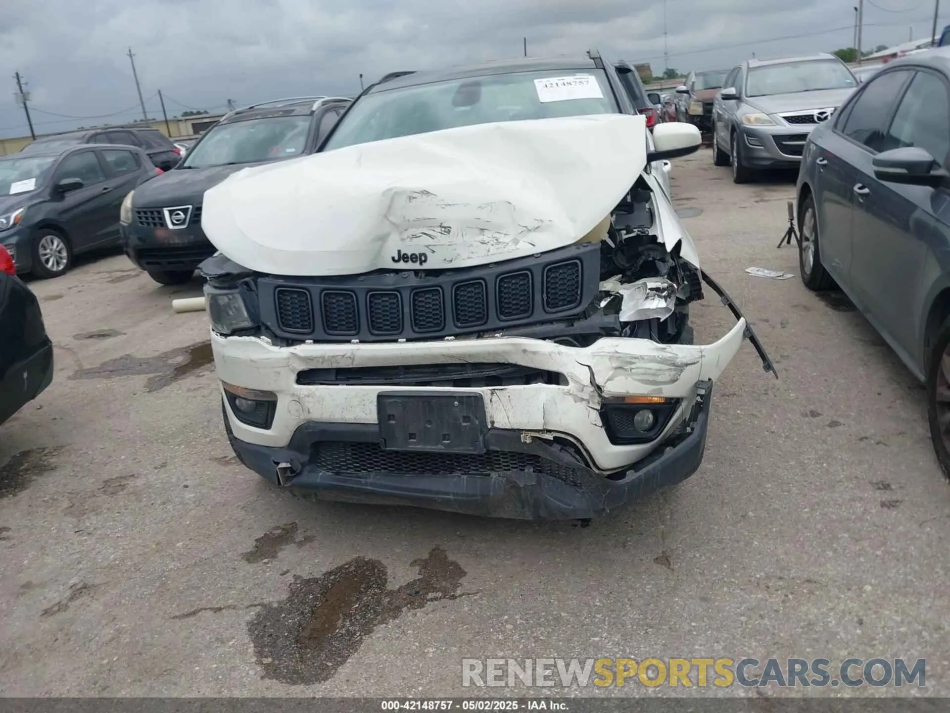 12 Photograph of a damaged car 3C4NJCBB5KT615720 JEEP COMPASS 2019