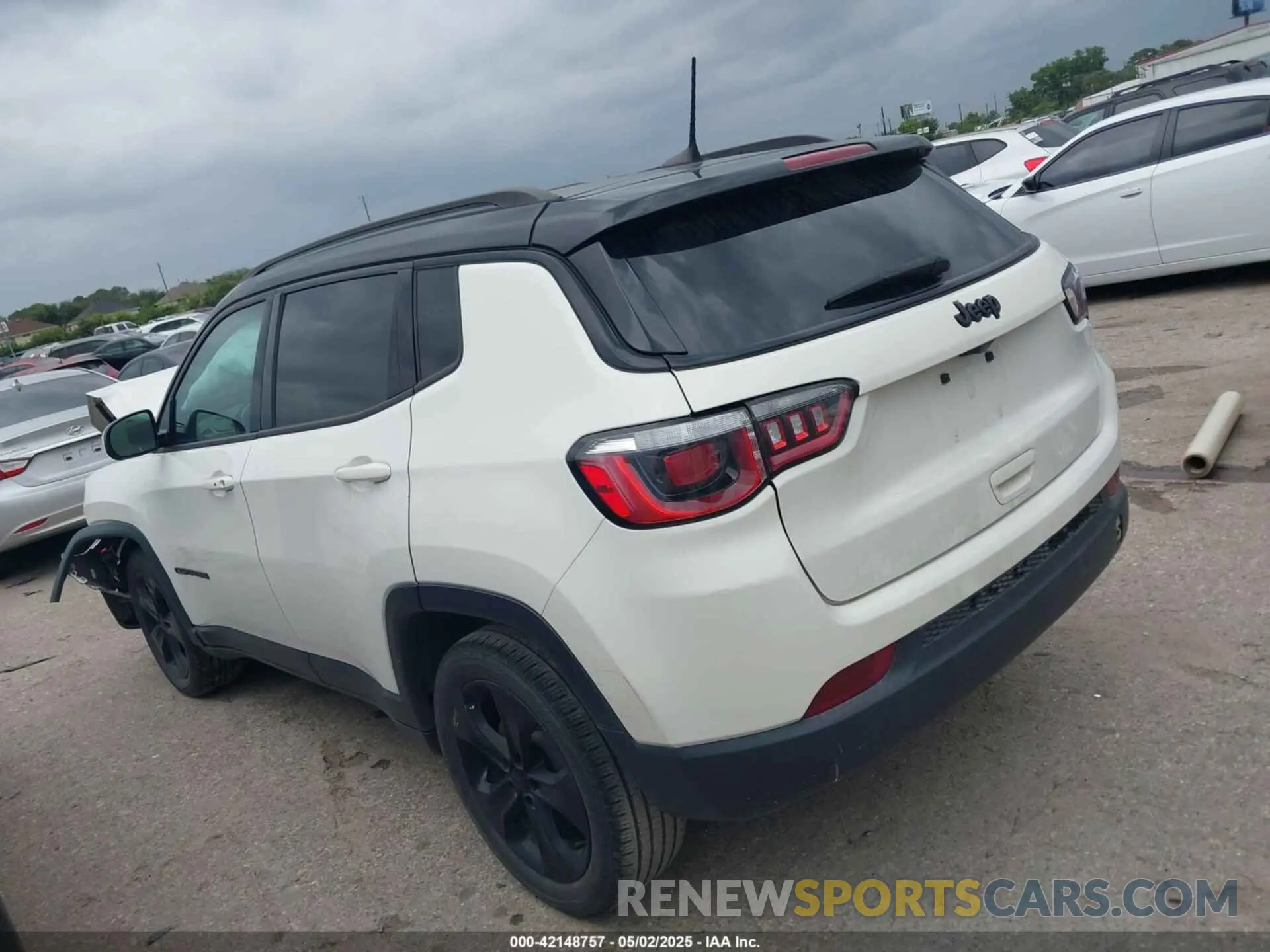 3 Photograph of a damaged car 3C4NJCBB5KT615720 JEEP COMPASS 2019
