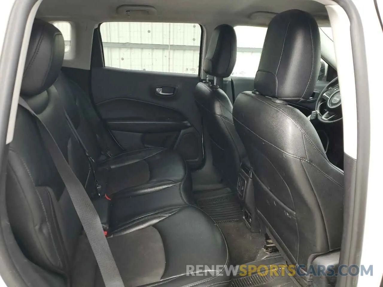 10 Photograph of a damaged car 3C4NJCBB5KT649267 JEEP COMPASS 2019