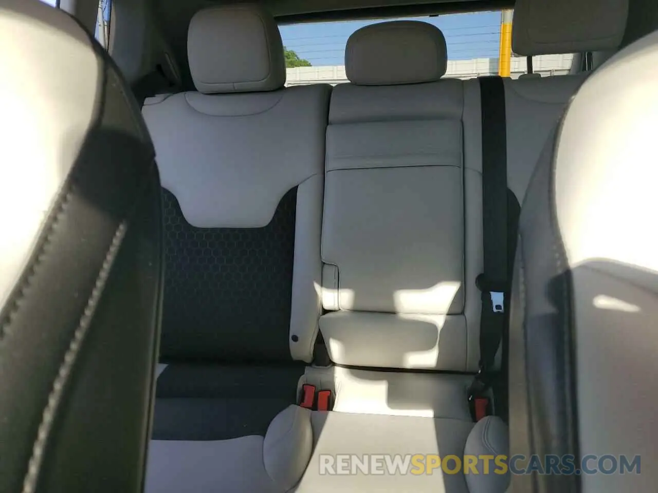 10 Photograph of a damaged car 3C4NJCBB5KT699408 JEEP COMPASS 2019