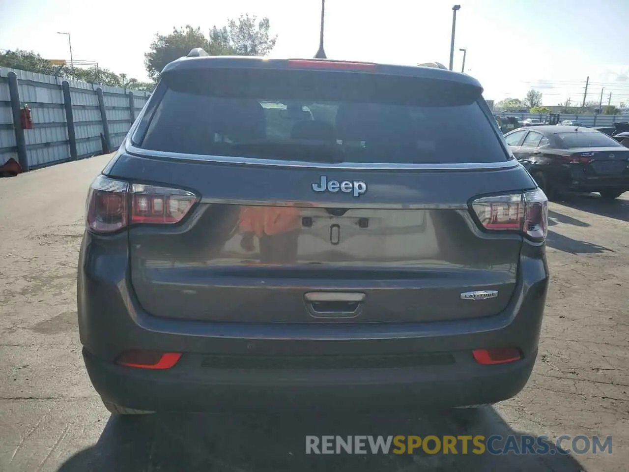 6 Photograph of a damaged car 3C4NJCBB5KT699408 JEEP COMPASS 2019