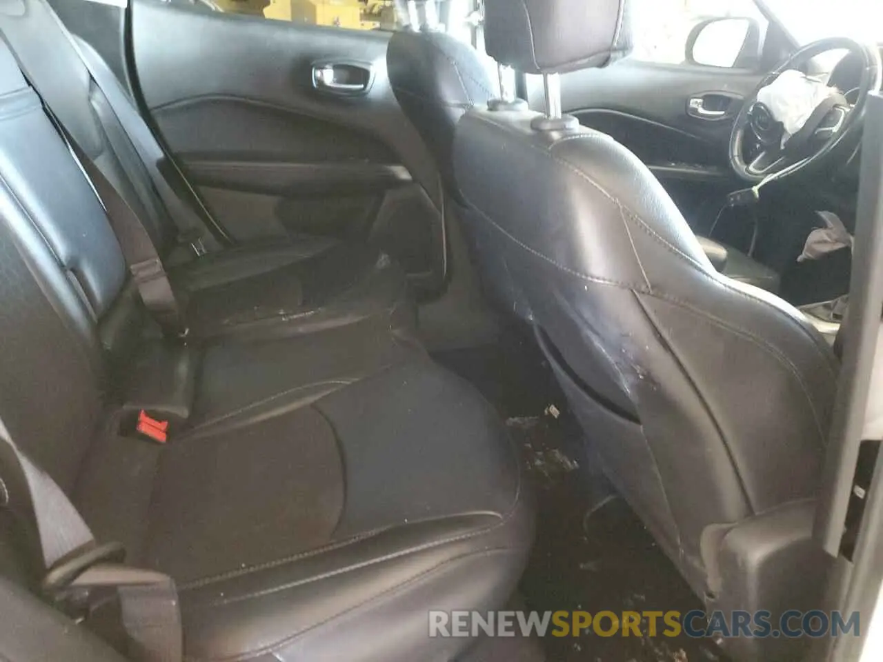 10 Photograph of a damaged car 3C4NJCBB5KT809244 JEEP COMPASS 2019