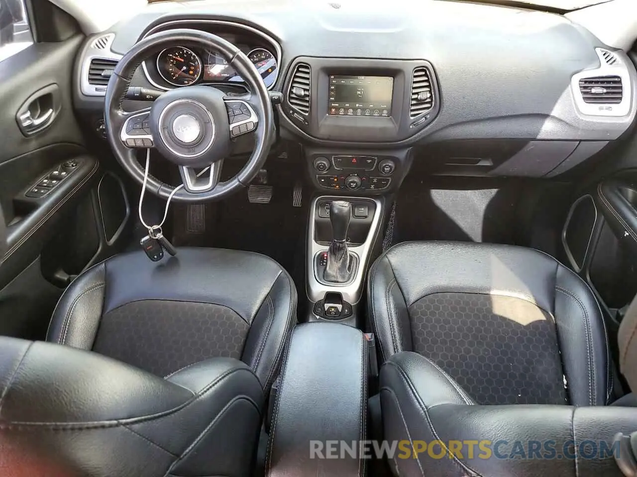 8 Photograph of a damaged car 3C4NJCBB5KT851249 JEEP COMPASS 2019
