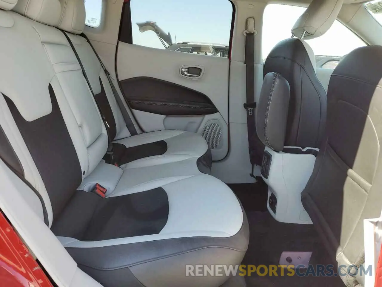 11 Photograph of a damaged car 3C4NJCBB6KT637161 JEEP COMPASS 2019