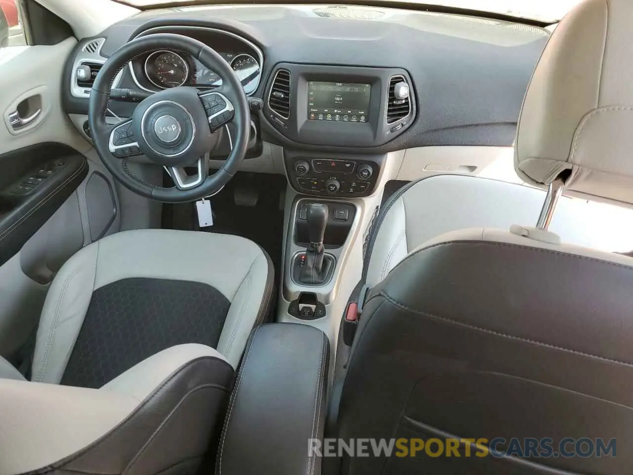 8 Photograph of a damaged car 3C4NJCBB6KT637161 JEEP COMPASS 2019