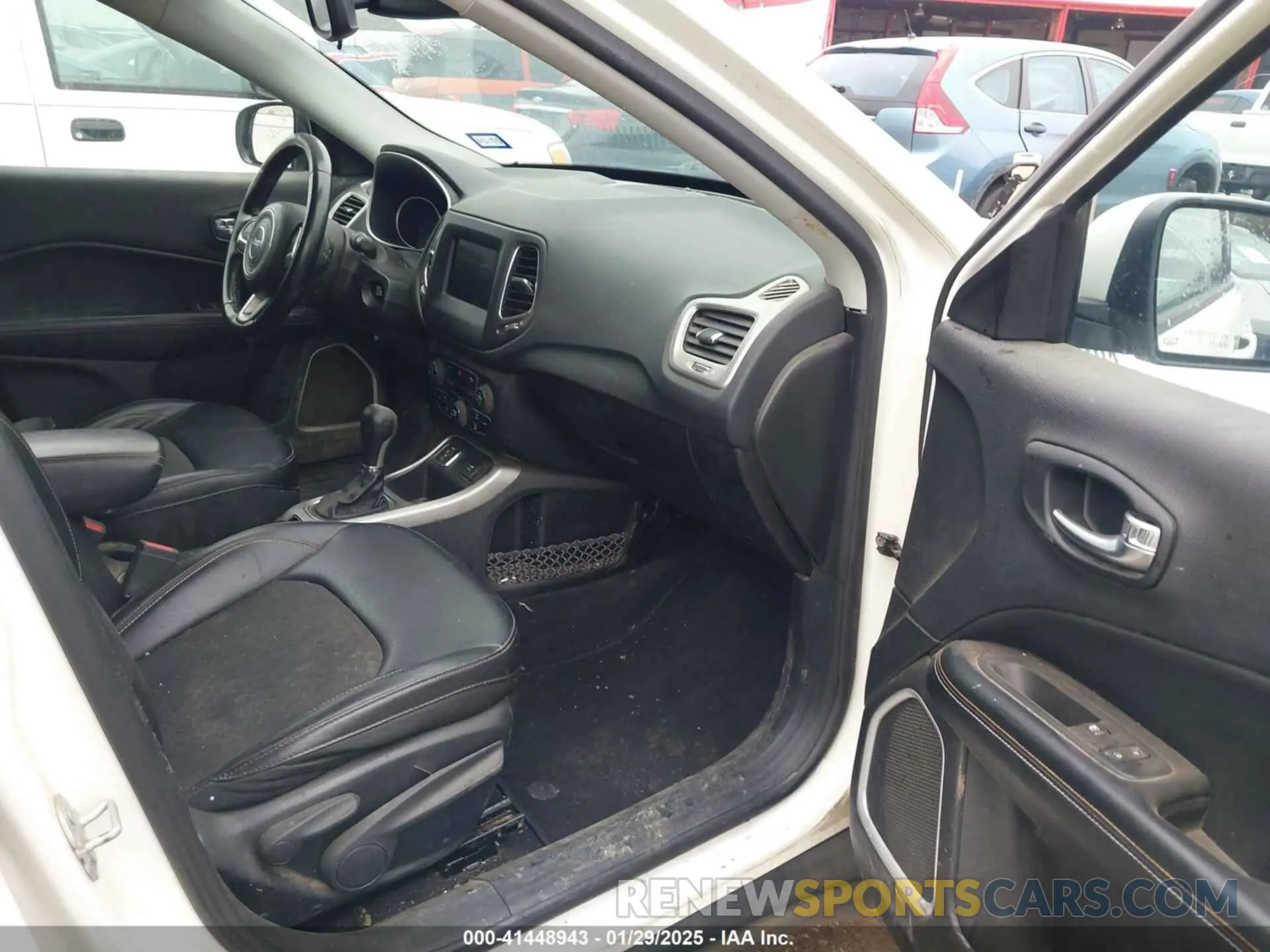 5 Photograph of a damaged car 3C4NJCBB6KT654719 JEEP COMPASS 2019
