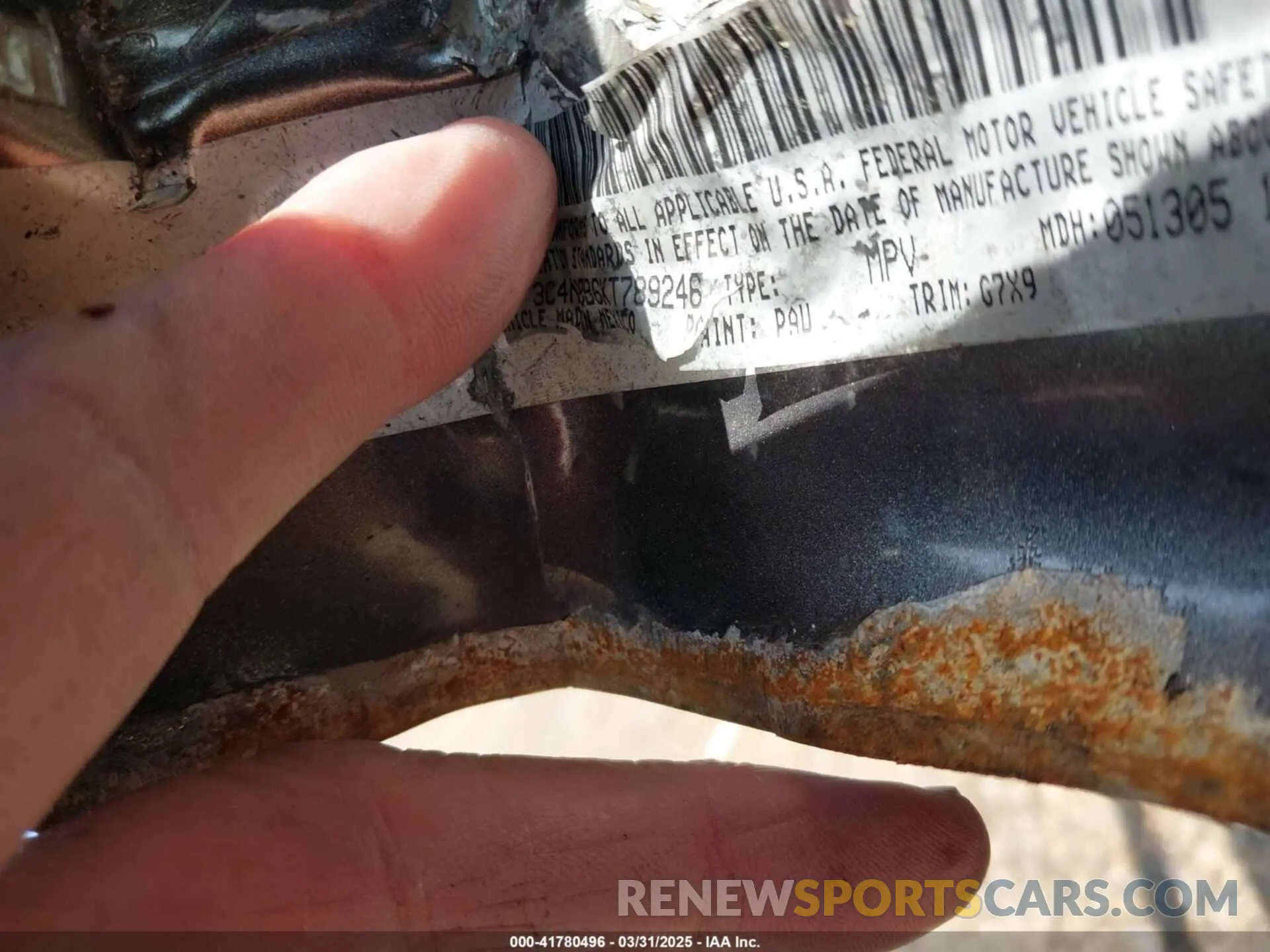 9 Photograph of a damaged car 3C4NJCBB6KT789246 JEEP COMPASS 2019