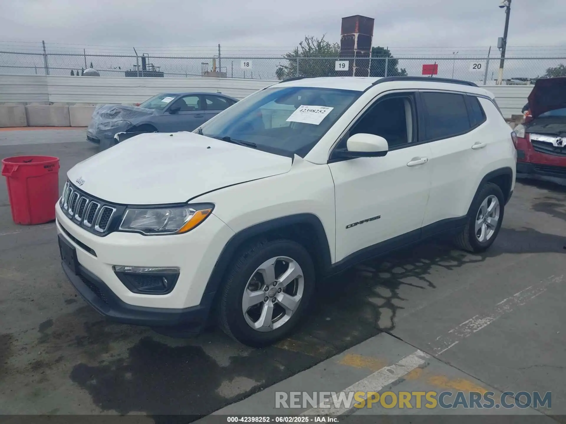 2 Photograph of a damaged car 3C4NJCBB6KT809494 JEEP COMPASS 2019