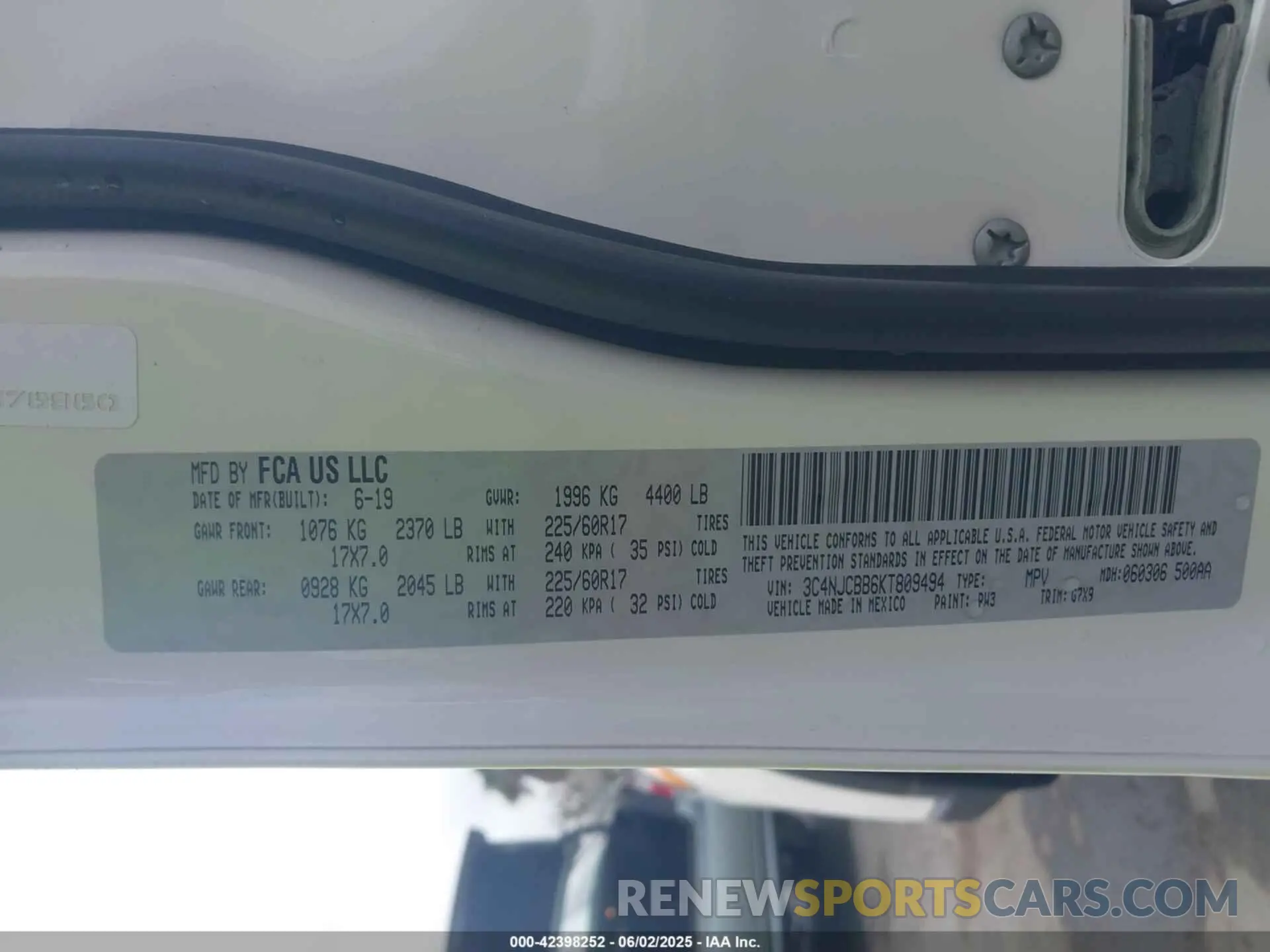 9 Photograph of a damaged car 3C4NJCBB6KT809494 JEEP COMPASS 2019