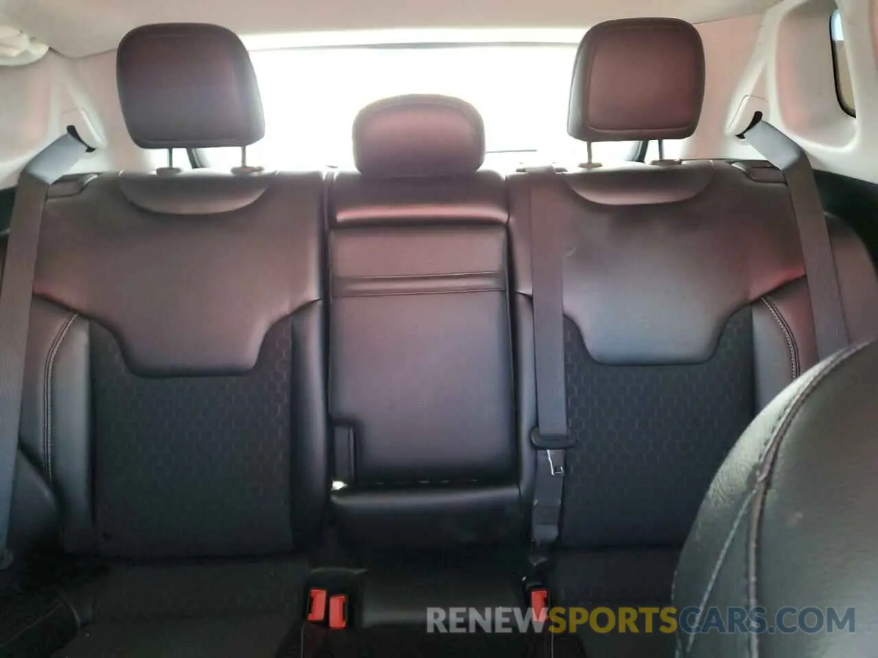 10 Photograph of a damaged car 3C4NJCBB6KT833200 JEEP COMPASS 2019