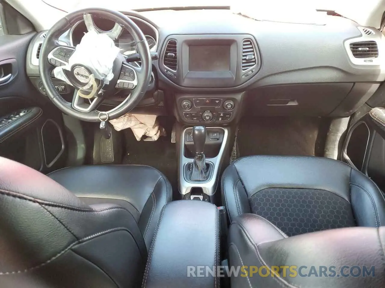 8 Photograph of a damaged car 3C4NJCBB6KT833200 JEEP COMPASS 2019